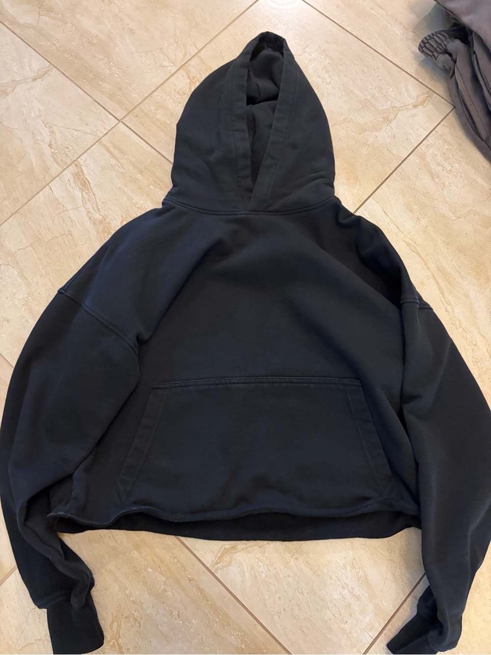 Hours cropped Black Hoodie